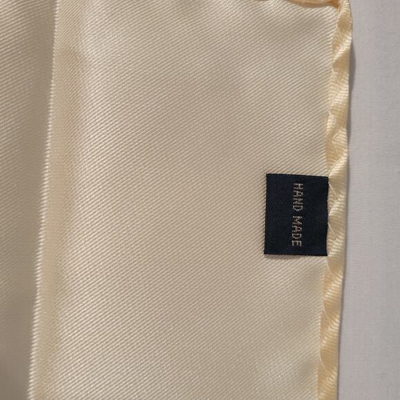 NWOT Hisdern satin ivory adjustable bow tie and pocket square, solid color - Picture 12 of 13